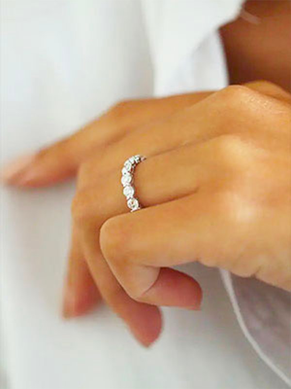 Alliance femme demi diamant